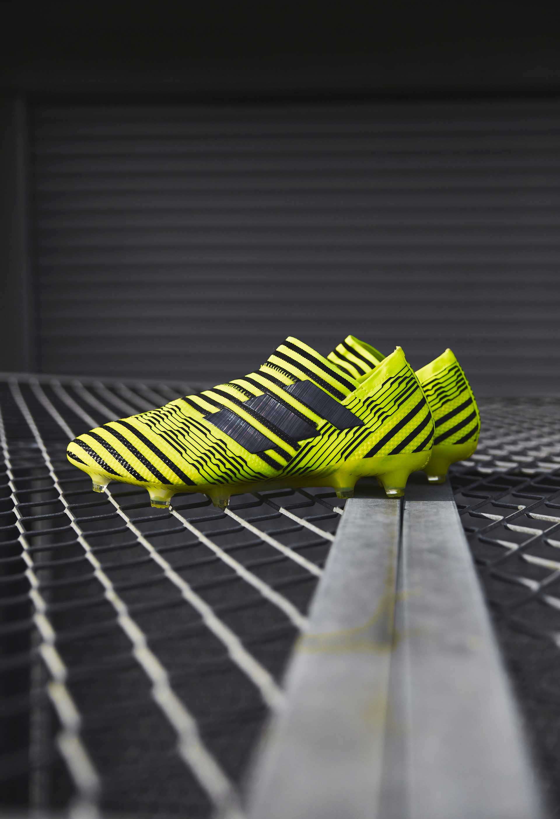 Солнечно-желтые Adidas Nemeziz